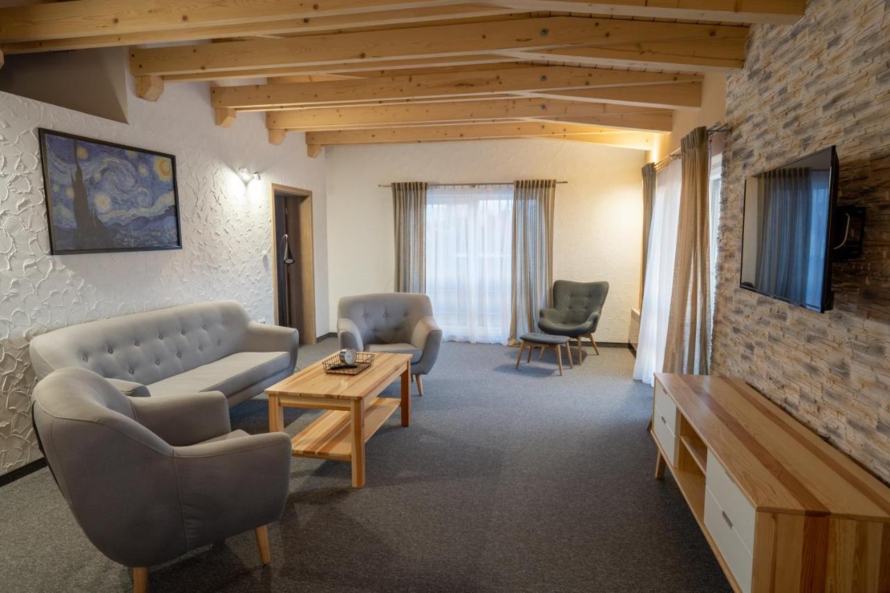 Apartmany Janka + Camp Bešeňová Εξωτερικό φωτογραφία